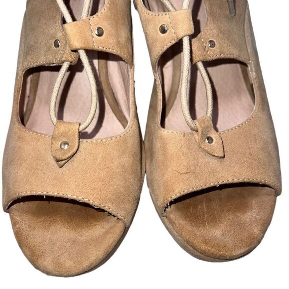 J/SLIDES wedges Tan Caged Lace Up Platform Wedges Size 10 Suede Microfiber. - Picture 7 of 9